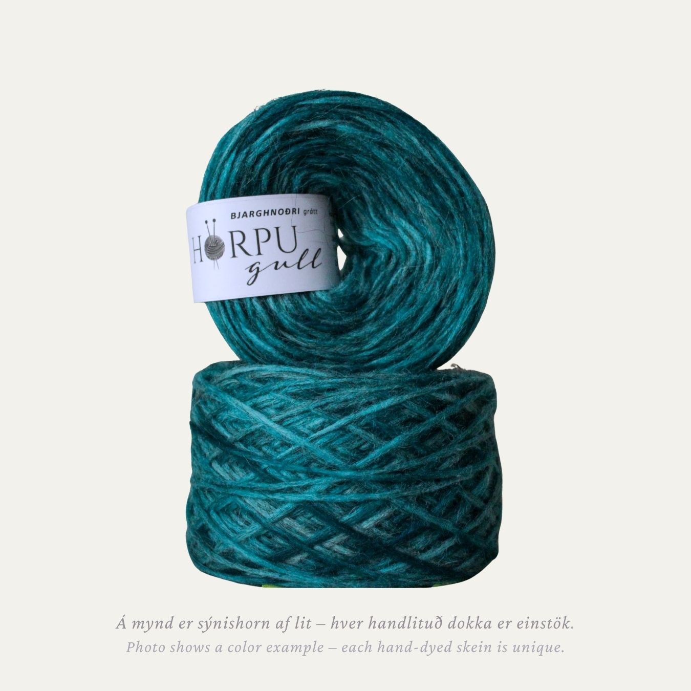 Hand-dyed Icelandic lopi yarn inspired by European stonecrop in fresh blue-green tones with a natural grey base