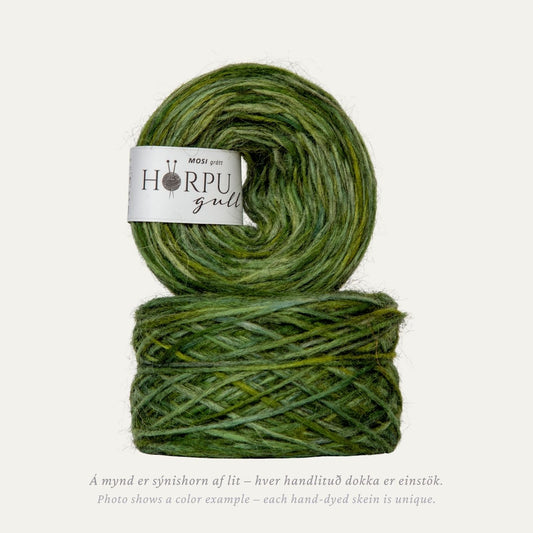 Mosi hand-dyed Icelandic lopi yarn in natural green tones dyed on grey wool base
